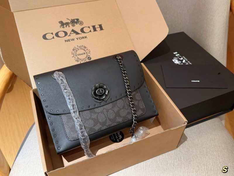 "COACH" travel bag 's style