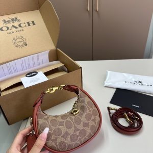 COACH MINI Sac Crescent