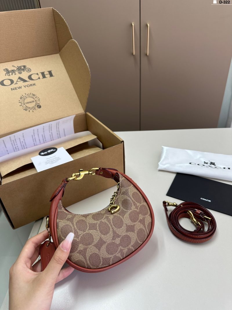 COACH MINI Sac Crescent