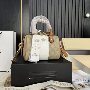 Faltbare Geschenkbox aus reinem Leder Coach