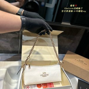 Borsa ascellare charlotte baguette di Coach