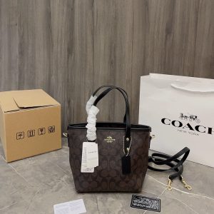 El nuevo bolso shopping de Coach ~ un estilo clásico y atemporal