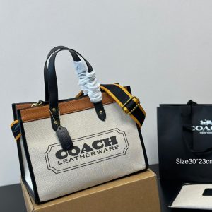 Coach new field tote