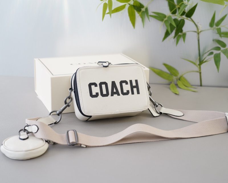 Los estilos favoritos de COACH son todos fotos reales. Muy prácticos. No hay que preocuparse por combinarlos. Embalaje completo. Caja plegable [Especificación: 20x13x6].