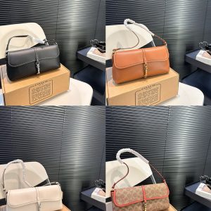 COACH with airplane case | Practical and beautiful armpit bag is here~