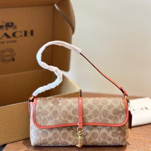 COACH - Nuovo prodotto - Borsa a tracolla piccola della serie Hamtons! Anche questa volta posso fare la borsa ascellare!