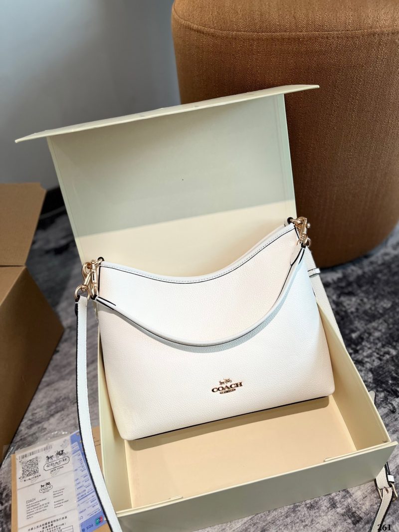 Coach tote bags are not only good-looking but also good-looking. The tote bag is simple in shape and easy to use. The key is that it is super good-looking