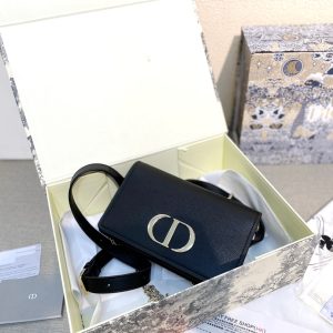 Comes with box Dior Dior Montaigne 2-in-1 waist bag