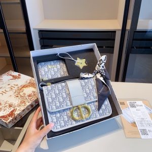 Dior new gift box (Montaigne bag + wallet)