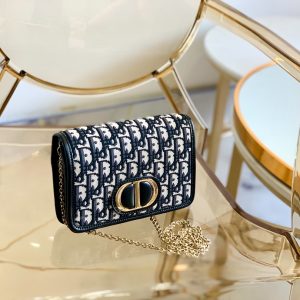 0 Very practical and beautiful Dior waist bag