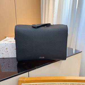 Dior DIOR men's cylindrical bag