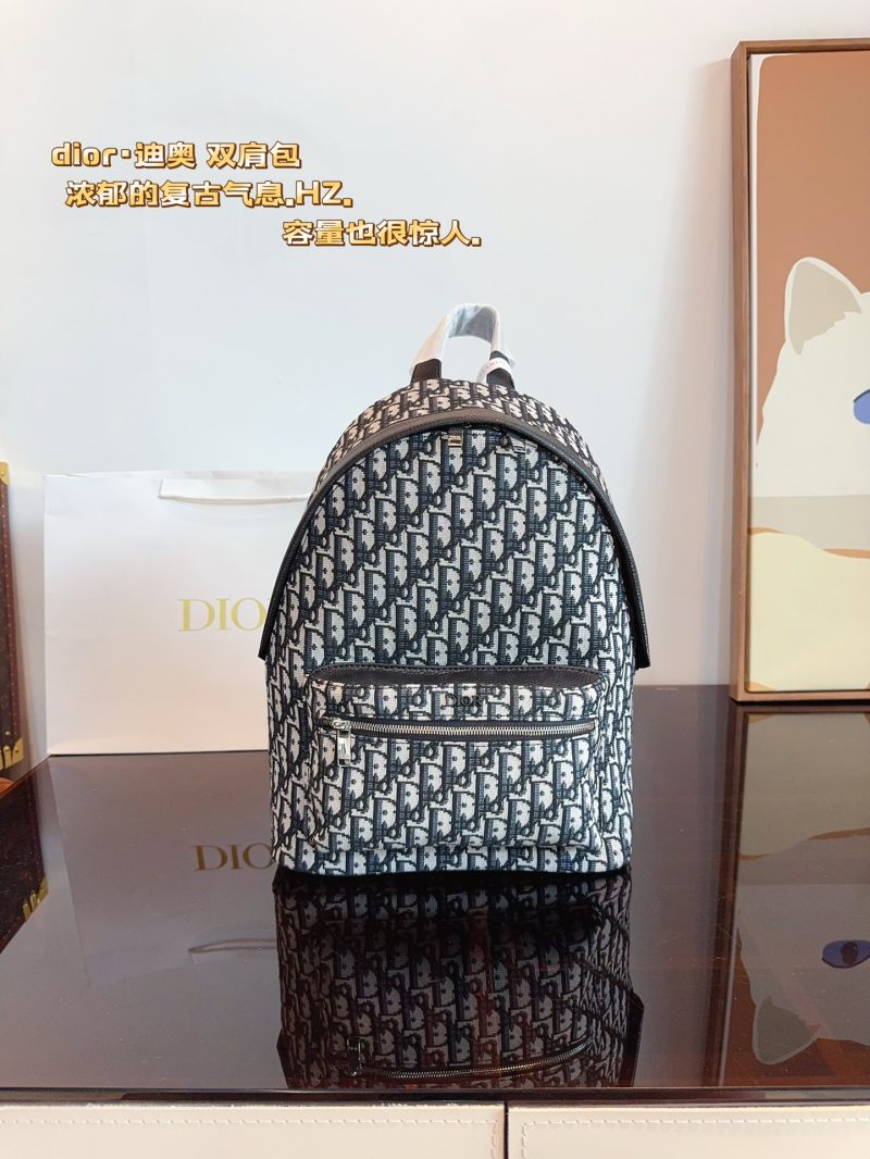 dior. Presbyopic style backpack