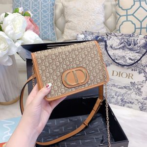 Dior canvas is truly something special! Full of sense of the times