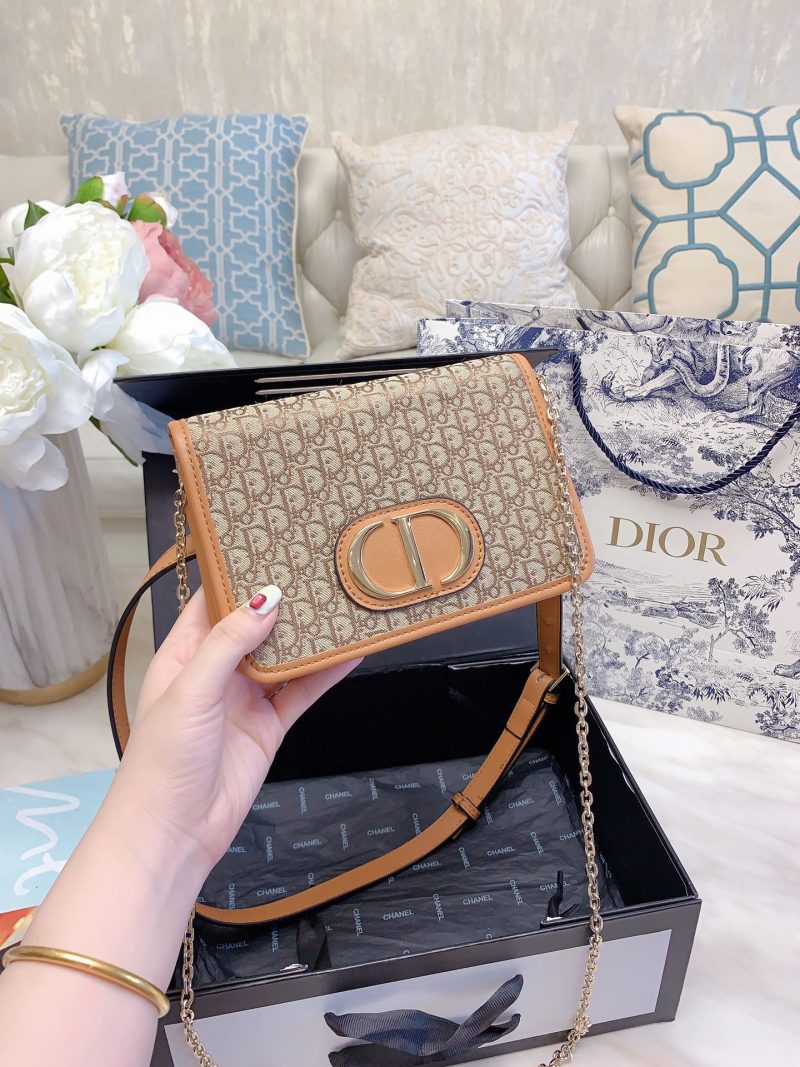 Dior canvas is truly something special! Full of sense of the times