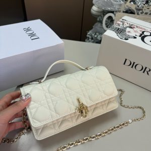 Dior miss pearl chain bag95