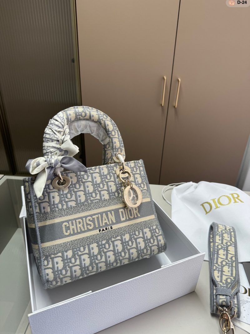 Dior Diana bag10