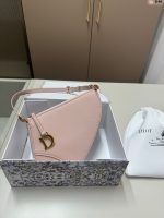 Dior armpit bag25