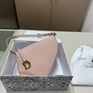 Dior armpit bag25