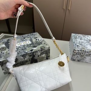 Dior chain armpit bag40