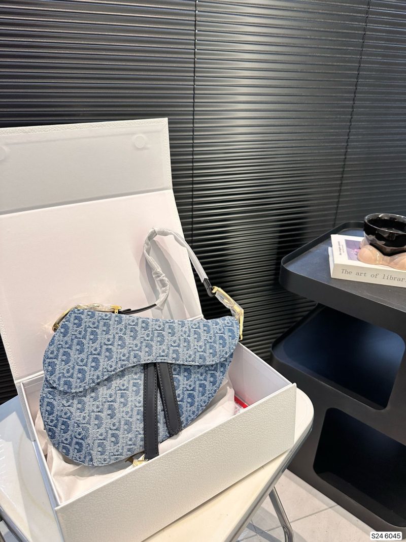 Dior cowboy saddle with folding box