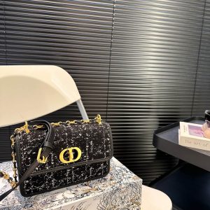 Dior woolen Montaigne bag with foldable box