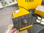 ?0 With box Fendi fendi new baguette bag armpit bag Internet celebrity vintageF Second-hand baguette bag The bag that trendy people carry most is probably Fendi’s baguette bag (Baguette)