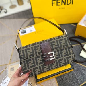 0 Con scatola Fendi fendi nuova borsa baguette borsa ascellare Internet celebrità vintageF Borsa baguette di seconda mano La borsa che le persone alla moda portano di più è probabilmente la borsa baguette di Fendi (Baguette)