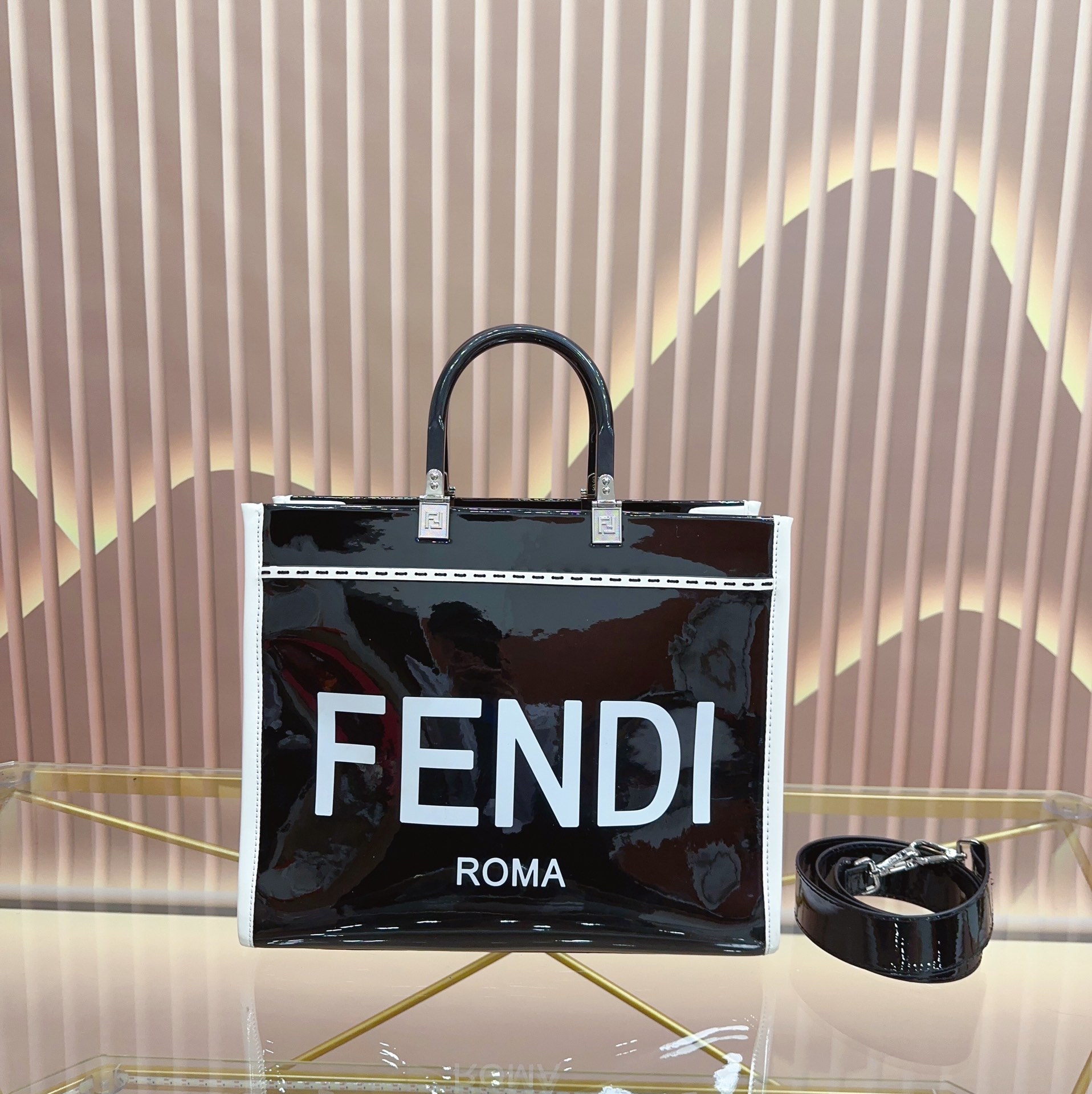 Fendi Fendi's new shiny tote FF new shopping bag