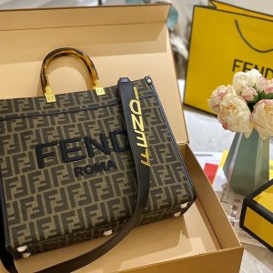 ⭐️ Favorite Fendi shopping bag tote bag