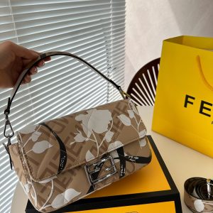 With folding box Fendi baguette Fendi white rose