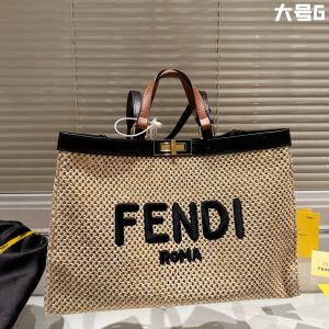 La borsa in paglia FENDI must-have per l'estate◎ i fendi eekaboo x-Tote straw tote bag