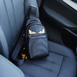 Fendi sito ufficiale sincronizzato alta versione borsa petto senza tempo prodotto iconico puro originale singola vacchetta top hardware produzione non di mercato versione ordinaria stile preferito FENDI di quest'anno tutte le foto reali molto pratico non c'è bisogno di preoccuparsi di vestirsi [Specifica: 18x30x6].