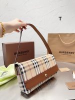 Burberry vintage war horse presbyopic armpit baguette bag