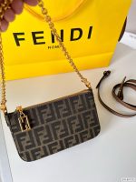 Fendi's new mahjong bag has a presbyopic armpit