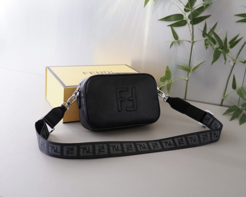 Fendi’s official website synchronizes the high version of the backpack