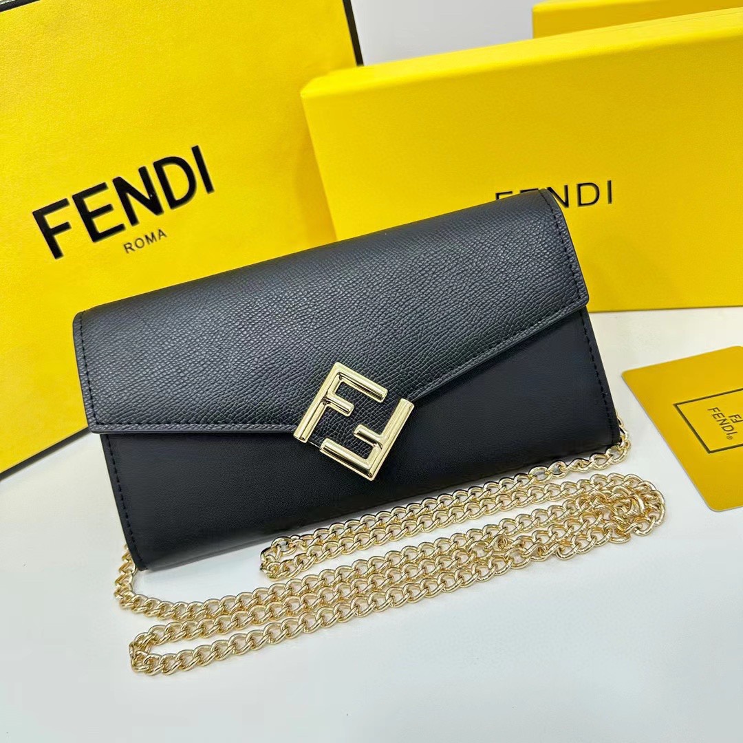 ?5 Walk with me Fendi F09 Couleur noir Taille 19*10.5*3.5