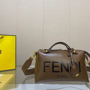 Fendi❤️ Fendi counter rivet style original molded and customized portable shoulder bag