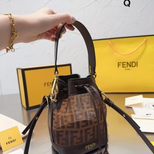 FENDI’s small bucket has a large capacity and can really be filled