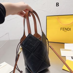 Petit seau Fendi