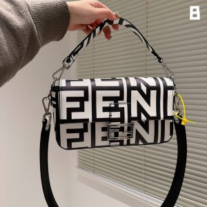 ｜Fendi Vintage baguette bag