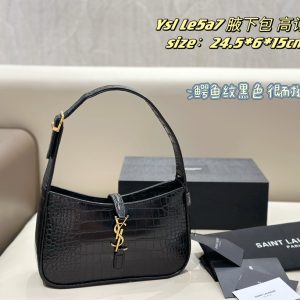 This is the next hot item! YSL new armpit bag