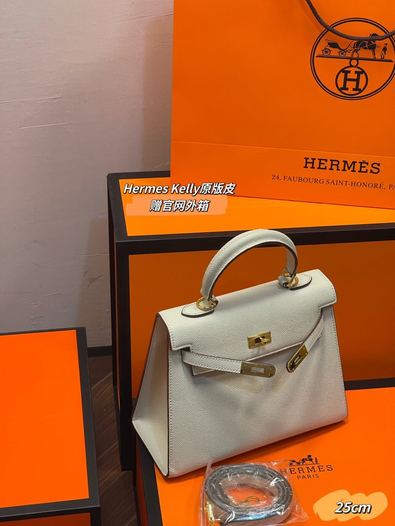 The Hermes Kelly bag is made of imported materials. This style is a must-have. The original model is custom-made and shipped