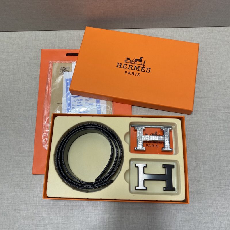 Modelo de boutique Hermès [☆Juego de estuche de regalo con doble botón y estuche de regalo incluido] disponible en los mostradores - Productos auténticos Hermès a la venta en los mostradores - Este modelo es de piel de vacuno de primera capa - Bordes detallados al óleo