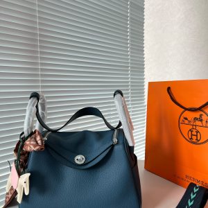 Hermes Hermès Lindy Nata is so cute!