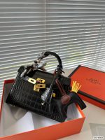 Comes with box Hermes crocodile pattern Kelly bag~