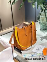 Représentative du style paresseux, l'evelyne29 d'Hermès est très parfumée.