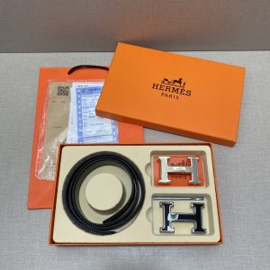 Modelo de boutique Hermès [☆Juego de estuche de regalo con doble botón y estuche de regalo incluido] disponible en los mostradores - Productos auténticos Hermès a la venta en los mostradores - Este modelo es de piel de vacuno de primera capa - Bordes detallados al óleo