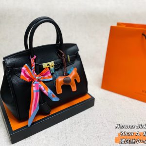 Hermès hebilla de oro platino exclusivo envío caliente clásico reúne a miles de favores y de una sola pieza Hermès-Birkin contadores bolsa de platino nunca será retirado de los estantes de hardware láser original varios anclas de la moda / celebridades de Internet / estrellas nunca puede salir de sus manos. Temperamento diosas no pueden dejarlo