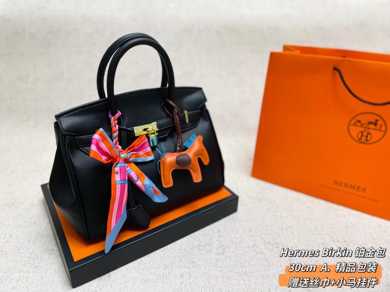 Hermès Goldschnalle Platin exklusive klassische heiße Sendung sammelt Tausende von Gefälligkeiten und einteilige Hermès-Birkin Platin Tasche Zähler wird nie aus den Regalen Original-Laser-Hardware verschiedene Mode-Anker / Internet-Prominente / Stars können nie ihre Hände verlassen entfernt werden. Temperamentvolle Göttinnen können es nicht ablegen