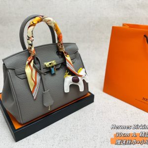 Hermès hebilla de oro platino exclusivo envío caliente clásico reúne a miles de favores y de una sola pieza Hermès-Birkin contadores bolsa de platino nunca será retirado de los estantes de hardware láser original varios anclas de la moda / celebridades de Internet / estrellas nunca puede salir de sus manos. Temperamento diosas no pueden dejarlo